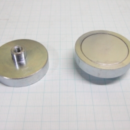 Magnet UM028 - 40x8,5x15,5xM6 vnitřni