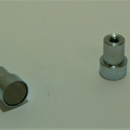 Magnet UM771 - 8x4,5xM3 vnitřní S